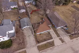 929 E Water St, Pontiac, IL 61764 - Photo 28