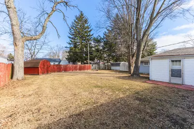 929 E Water Street, Pontiac, IL 61764 - Photo 22