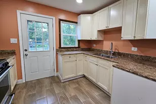 170 Hilldale Ln, Port Barrington, IL 60010 - Photo 4