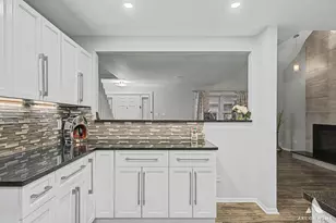 15513 Westminster Dr, Orland Park, IL 60462 - Photo 8