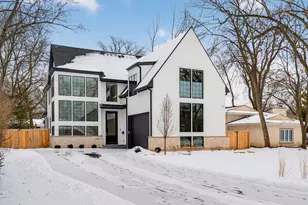 759 Strawberry Hill Dr, Glencoe, IL 60022 - Photo 4