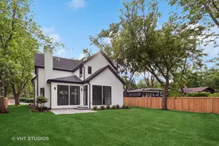 759 Strawberry Hill Dr, Glencoe, IL 60022 - Photo 2