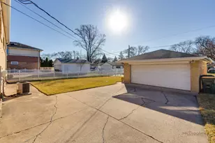 8532 N Oleander Ave, Niles, IL 60714 - Photo 22