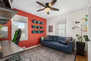 918 S Cambridge Ave, Elmhurst, IL 60126 - Photo 4