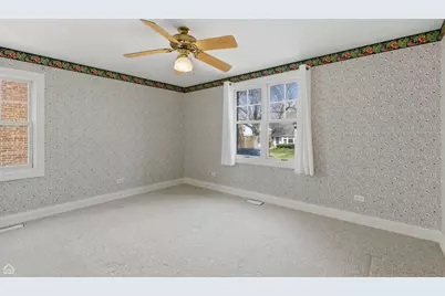 98 Williamsburg Road, Evanston, IL 60203 - Photo 14