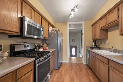 517 Longwood Drive, Buffalo Grove, IL 60089 - Photo 6