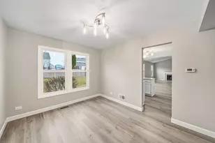 1435 Tanglewood Dr, Crystal Lake, IL 60014 - Photo 6