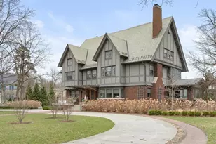 420 N Euclid Ave, Oak Park, IL 60302 - Photo 2