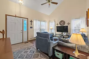 2321 Aspen Dr, Woodstock, IL 60098 - Photo 6