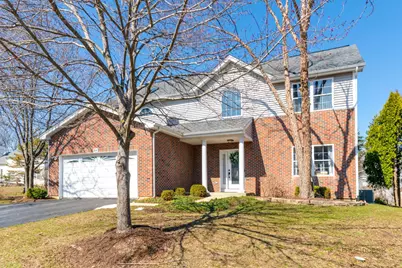 204 N Crooked Lake Lane, Lindenhurst, IL 60046 - Photo 2