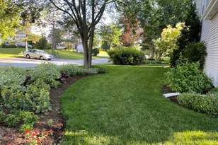 204 N Crooked Lake Ln, Lindenhurst, IL 60046 - Photo 34