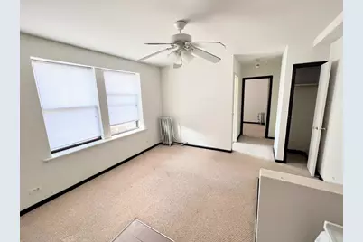 3933 N Clarendon Avenue #406, Chicago, IL 60613 - Photo 10