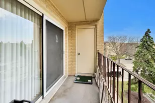 6455 W Belle Plaine Ave, Chicago, IL 60634 - Photo 22