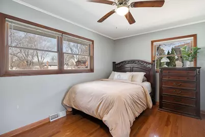 417 Lawrence Avenue, Grayslake, IL 60030 - Photo 10
