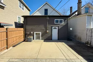 10726 S Mackinaw Ave, Chicago, IL 60617 - Photo 36