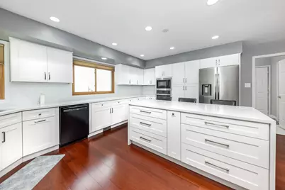 6722 Sweetbriar Lane, Darien, IL 60561 - Photo 6