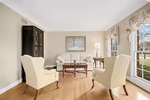 525 S Oak Ave, Westmont, IL 60559 - Photo 6