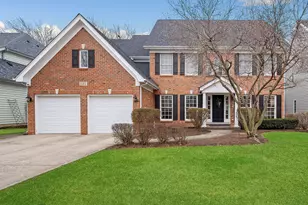 525 S Oak Ave, Westmont, IL 60559 - Photo 1