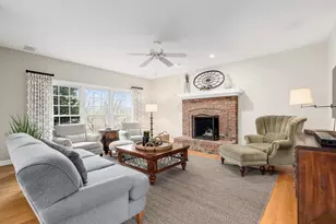 525 S Oak Ave, Westmont, IL 60559 - Photo 8