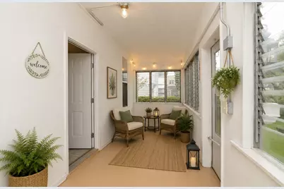 323 S Broadway Avenue, Aurora, IL 60505 - Photo 2