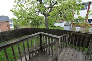 323 S Broadway Ave, Aurora, IL 60505 - Photo 30