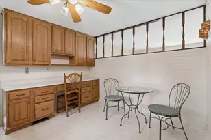 1332 W Weathersfield Way, Schaumburg, IL 60193 - Photo 10