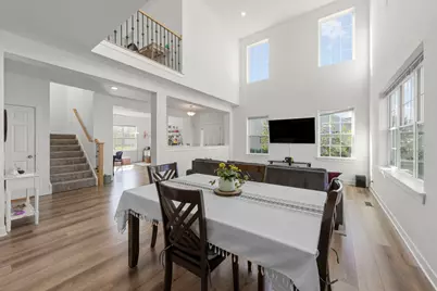 110 Easton Drive, Gilberts, IL 60136 - Photo 8