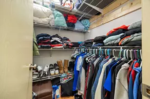 1750 Sleepy Hollow Ct, Schaumburg, IL 60195 - Photo 12