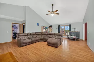 22954 McGuire Rd, Wilmington, IL 60481 - Photo 6