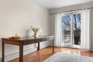 1001 N Mill St, Naperville, IL 60563 - Photo 4