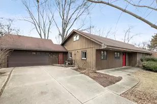5608 S Gilbert Ave, La Grange Highlands, IL 60525 - Photo 2