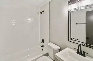 4126 Wildwood Dr, Crystal Lake, IL 60014 - Photo 8