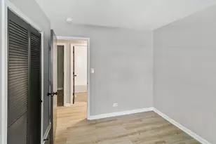 4126 Wildwood Dr, Crystal Lake, IL 60014 - Photo 10