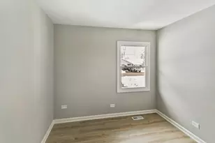 4126 Wildwood Dr, Crystal Lake, IL 60014 - Photo 10