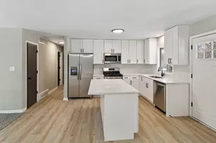 4126 Wildwood Dr, Crystal Lake, IL 60014 - Photo 4