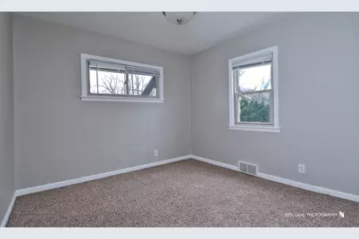 610 Lagoon Terrace, Round Lake Beach, IL 60073 - Photo 12