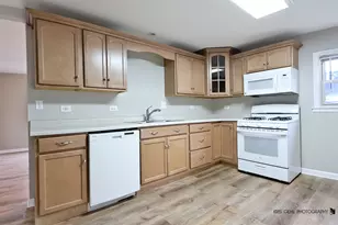 610 Lagoon Terrace, Round Lake Beach, IL 60073 - Photo 6