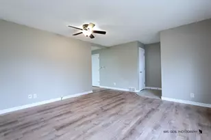 610 Lagoon Terrace, Round Lake Beach, IL 60073 - Photo 4