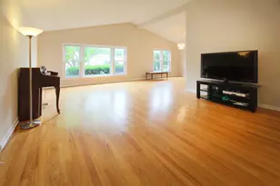 711 Leamington Ave, Wilmette, IL 60091 - Photo 2