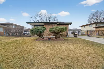 16488 Barton Lane, Oak Forest, IL 60452 - Photo 2