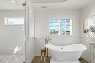 236 Holmes Ave, Clarendon Hills, IL 60514 - Photo 18