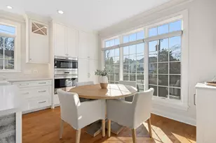 236 Holmes Ave, Clarendon Hills, IL 60514 - Photo 8