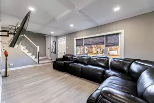 5227 S Neenah Ave, Chicago, IL 60638 - Photo 2