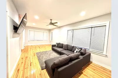 8544 S Essex Avenue, Chicago, IL 60617 - Photo 6