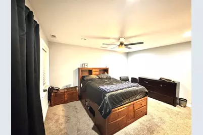 8544 S Essex Avenue, Chicago, IL 60617 - Photo 18