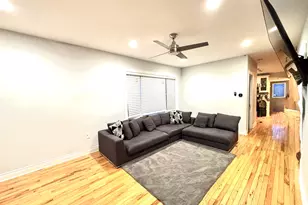 8544 S Essex Ave, Chicago, IL 60617 - Photo 4