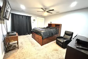 8544 S Essex Ave, Chicago, IL 60617 - Photo 20