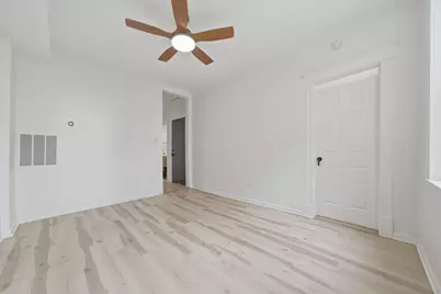 2420 S Sawyer Avenue, Chicago, IL 60623 - Photo 12