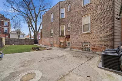 2420 S Sawyer Avenue, Chicago, IL 60623 - Photo 38