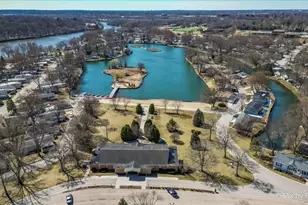 173 Northshore Rd, Elgin, IL 60123 - Photo 2